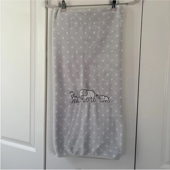 Lot of 4 Soft Polka Dot and elephants Baby Blankets - Picture 6 of 9